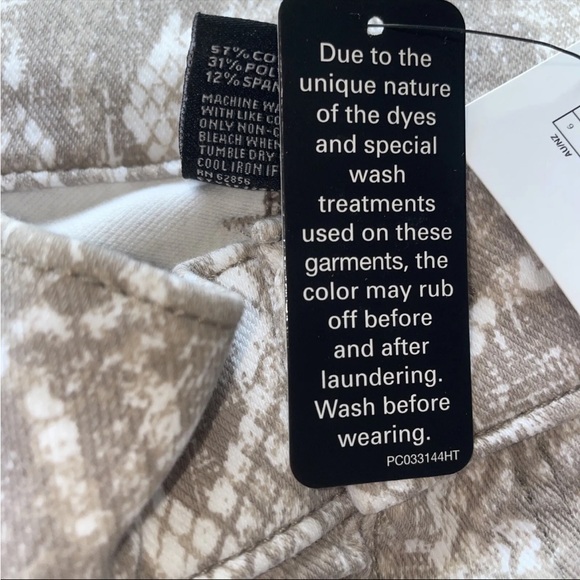 HUE Women's High Rise Denim Capri Legging - Taupe - Faded Python - NWT - Medium - Picture 6 of 14